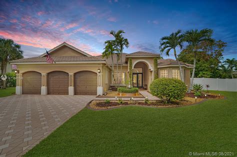 houses for sale in pembroke pines with pool